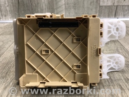 ФОТО Блок предохранителей салон для Toyota RAV-4 (15-18) Киев