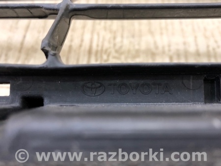 ФОТО Решетка переднего бампера для Toyota RAV-4 (15-18) Киев