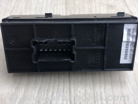 ФОТО Кнопка стеклоподьемника для Nissan Pathfinder R52 Киев