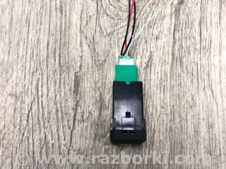 ФОТО Кнопка открывания багажника внутренняя для Nissan X-Trail T32 /Rogue (2013-) Киев