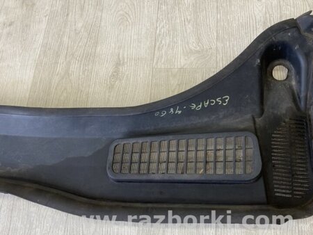 ФОТО Пластик под лобовое стекло (Жабо) для Ford Escape 3 (01.2012-12.2018) Киев