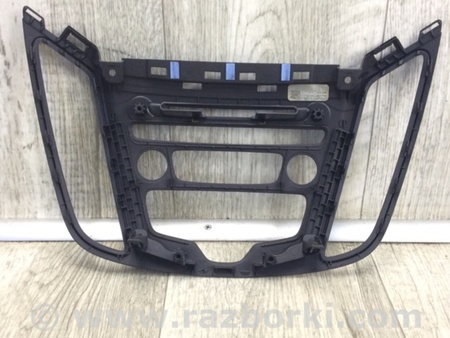 ФОТО Накладка торпеды для Ford Escape 3 (01.2012-12.2018) Киев