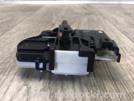 ФОТО Замок лючка бензобака для Toyota Camry 70 XV70 (01.2017-...)  Киев