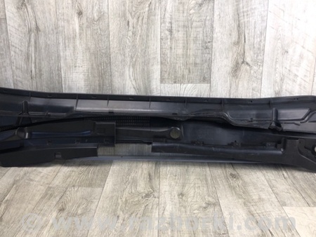 ФОТО Пластик под лобовое стекло (Жабо) для Toyota Camry 70 XV70 (01.2017-...)  Киев