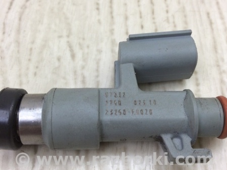ФОТО Форсунка топливная для Toyota Camry 70 XV70 (01.2017-...)  Киев