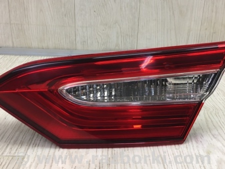 ФОТО Фонарь задний внутренний для Toyota Camry 70 XV70 (01.2017-...)  Киев