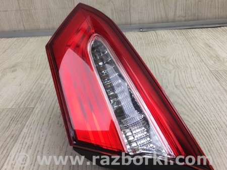 ФОТО Фонарь задний внутренний для Toyota Camry 70 XV70 (01.2017-...)  Киев