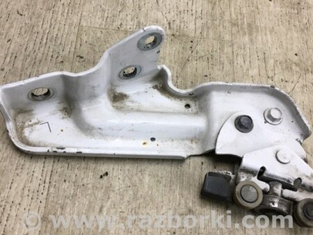 ФОТО Ролик нижний боковой сдвижной двери для Nissan NV200 USA (2013-) Киев