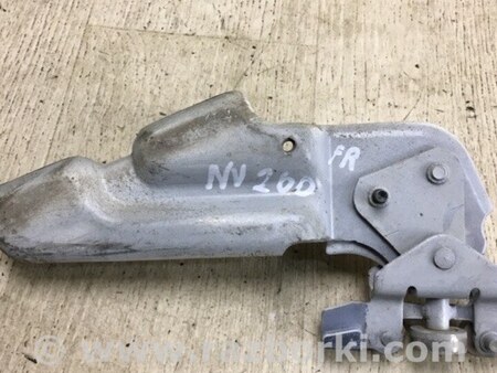 ФОТО Ролик нижний боковой сдвижной двери для Nissan NV200 USA (2013-) Киев