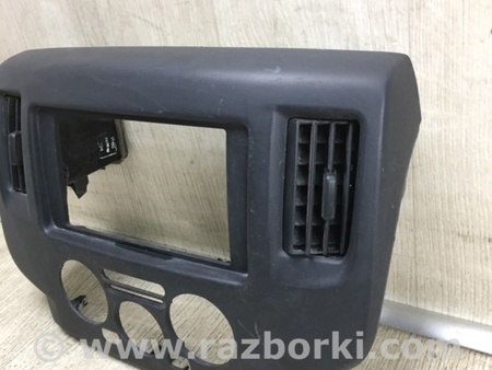 ФОТО Накладка торпедо под магнитолу для Nissan NV200 USA (2013-) Киев