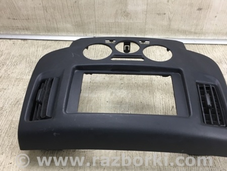 ФОТО Накладка торпедо под магнитолу для Nissan NV200 USA (2013-) Киев