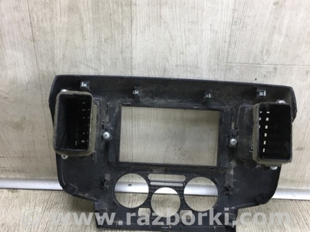ФОТО Накладка торпедо под магнитолу для Nissan NV200 USA (2013-) Киев