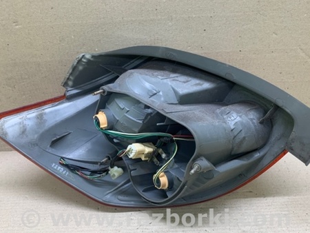 ФОТО Фонарь задний наружный для Toyota Matrix Киев