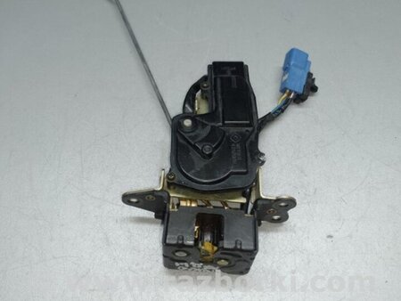 ФОТО Замок стекла крышки багажника для Toyota Matrix Киев