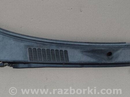 ФОТО Пластик под лобовое стекло (Жабо) для Nissan Xterra (99-04) Киев