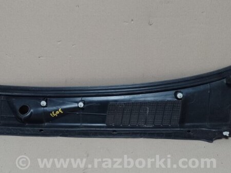 ФОТО Пластик под лобовое стекло (Жабо) для Nissan Xterra (99-04) Киев