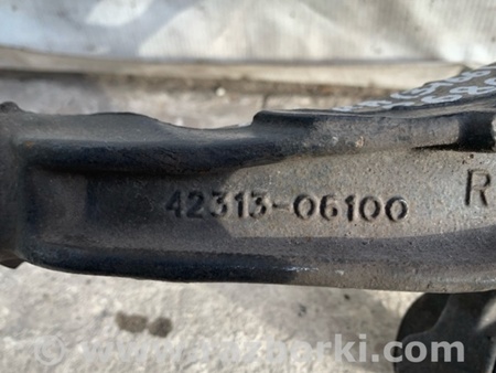 ФОТО Цапфа для Toyota Solara Киев