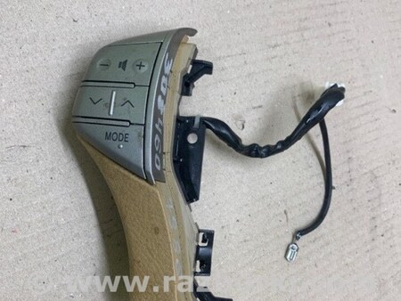 ФОТО Кнопки руля для Toyota Avalon XX30 (12.2004-10.2012) Киев