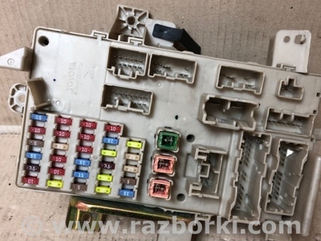ФОТО Блок предохранителей салон для Toyota Camry 30 XV30 (09.2001-03.2006) Киев