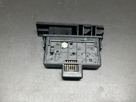 ФОТО Кнопка аварийки для Toyota Prius 20 Киев