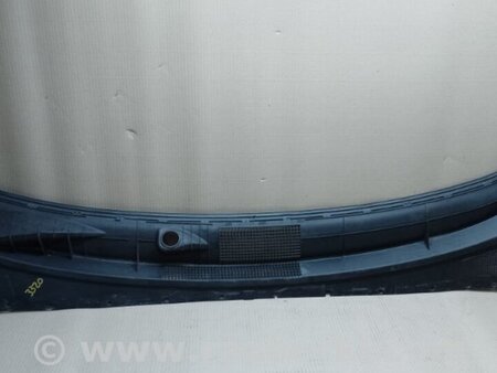 ФОТО Пластик под лобовое стекло (Жабо) для Hyundai Tucson (04-10) Киев