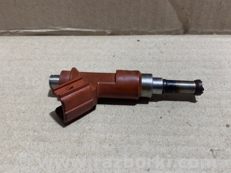 ФОТО Форсунка топливная для Toyota Sienna (03-10) Киев