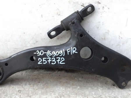 ФОТО Рычаг передний нижний для Toyota Camry 30 XV30 (09.2001-03.2006) Киев