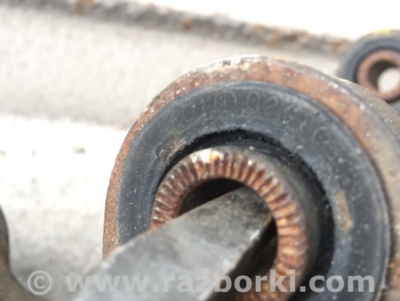 ФОТО Цапфа для Toyota Camry 30 XV30 (09.2001-03.2006) Киев