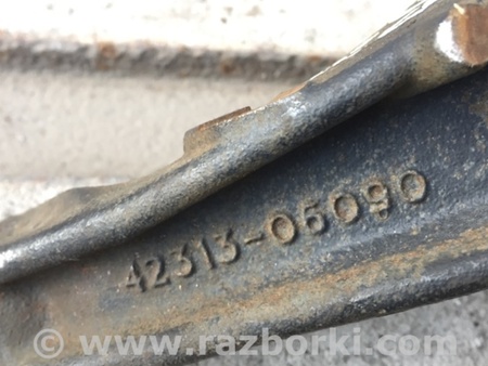 ФОТО Цапфа для Toyota Camry 30 XV30 (09.2001-03.2006) Киев