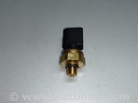 ФОТО Датчик давления топлива для Volkswagen Touareg (02-07) Киев