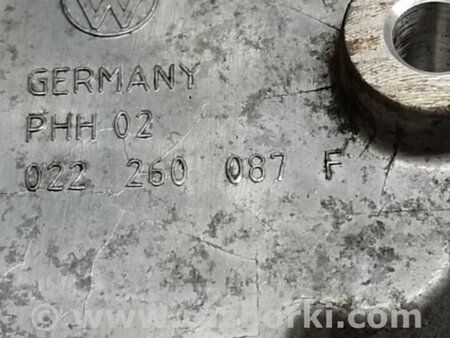 ФОТО Кронштейн генератора для Volkswagen Touareg (02-07) Киев
