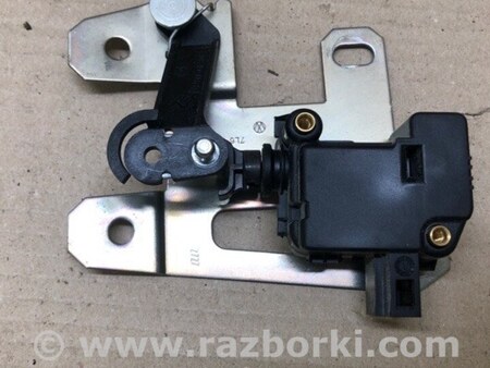 ФОТО Привод открывания лючка бензобака для Volkswagen Touareg (02-07) Киев