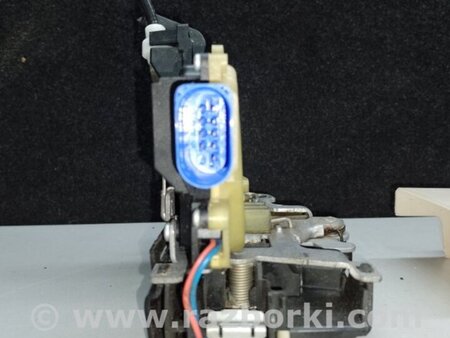 ФОТО Замок двери для Volkswagen Touareg (02-07) Киев
