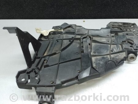 ФОТО Кронштейн фары для Volkswagen Touareg (02-07) Киев