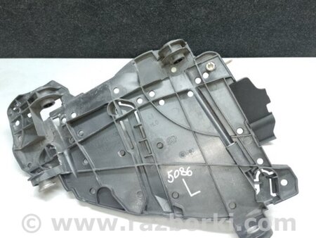 ФОТО Кронштейн фары для Volkswagen Touareg (02-07) Киев