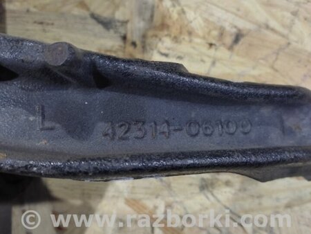 ФОТО Цапфа для Toyota Camry 40 XV40 (01.2006-07.2011) Киев