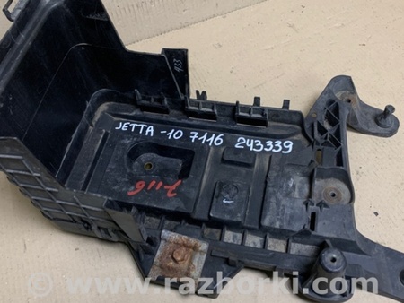 ФОТО Полка аккумулятора для Volkswagen Jetta 5 1K2, 1K5 (01.2005 - 12.2010) Киев