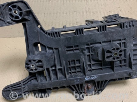 ФОТО Полка аккумулятора для Volkswagen Jetta 5 1K2, 1K5 (01.2005 - 12.2010) Киев