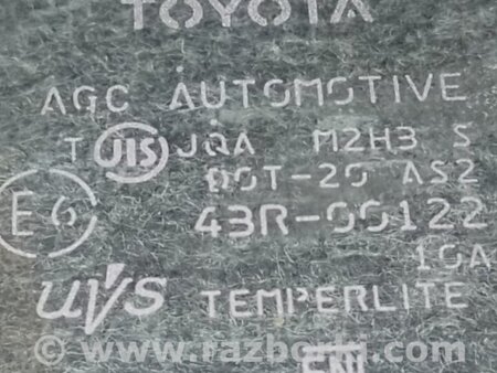ФОТО Стекло двери для Toyota Prius 30 (09-17) Киев
