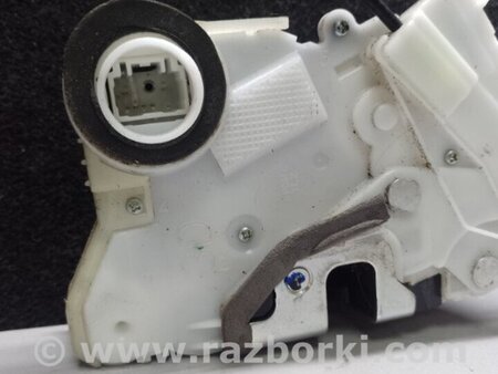 ФОТО Замок двери для Toyota Prius 30 (09-17) Киев