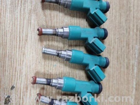 ФОТО Форсунка топливная для Toyota Sienna (11-16) Киев
