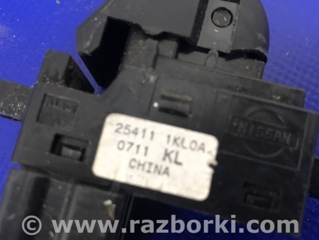 ФОТО Кнопка стеклоподьемника для Nissan Juke (10-19) Киев
