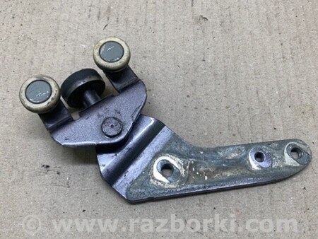 ФОТО Ролик нижний боковой сдвижной двери для Toyota Sienna (11-16) Киев