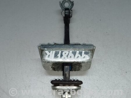 ФОТО Ограничитель двери для Toyota Sienna (11-16) Киев