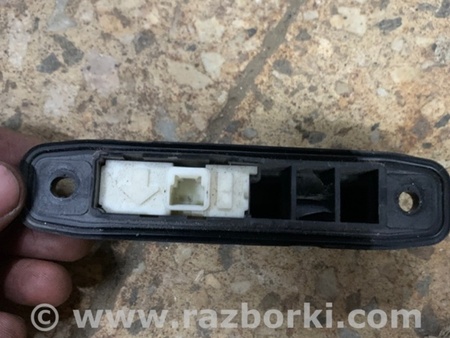 ФОТО Кнопка открывания багажника наружная для Toyota Sienna (11-16) Киев