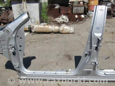 ФОТО Стойка кузова центральная для Infiniti QX60/JX35 Киев
