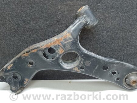 ФОТО Рычаг передний нижний для Toyota Prius 30 (09-17) Киев
