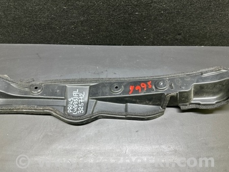 ФОТО Пыльник крыла для Toyota Prius 30 (09-17) Киев