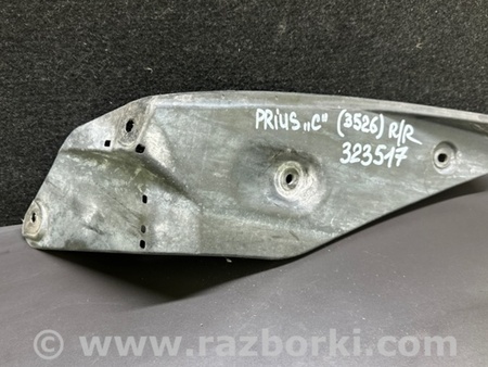 ФОТО Подкрылок для Toyota Prius Plus (11-14) Киев
