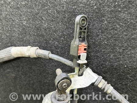 ФОТО Трос переключения АКПП для Toyota Prius Plus (11-14) Киев